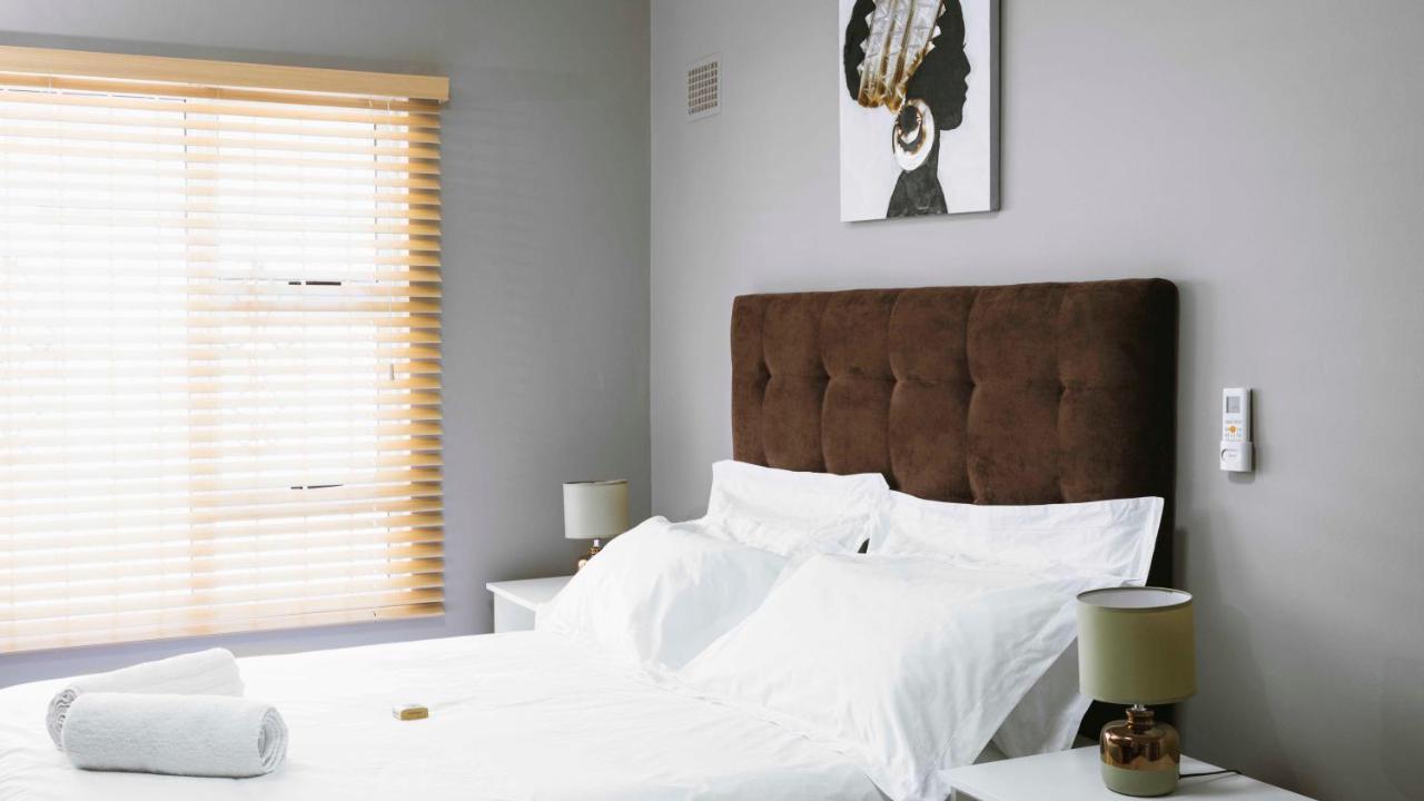 103Onwallace Self Catering Guest House ケープタウン エクステリア 写真