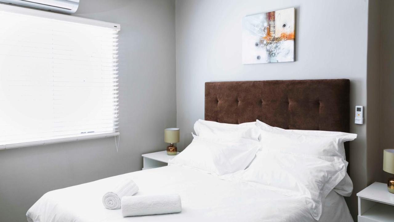 103Onwallace Self Catering Guest House ケープタウン エクステリア 写真