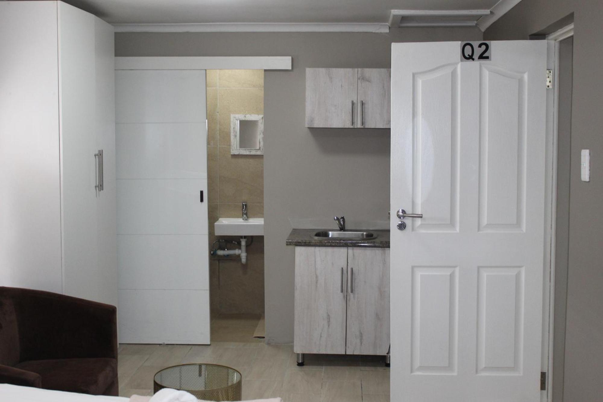 103Onwallace Self Catering Guest House ケープタウン エクステリア 写真
