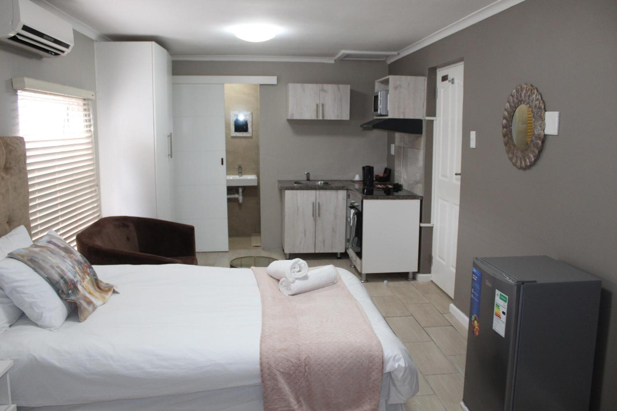 103Onwallace Self Catering Guest House ケープタウン エクステリア 写真
