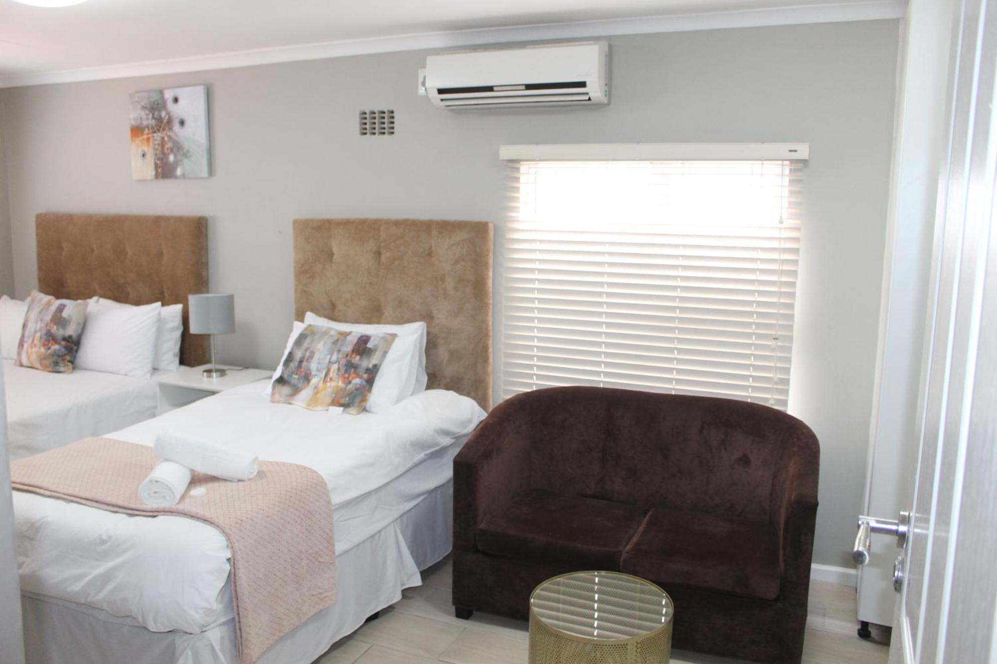 103Onwallace Self Catering Guest House ケープタウン エクステリア 写真