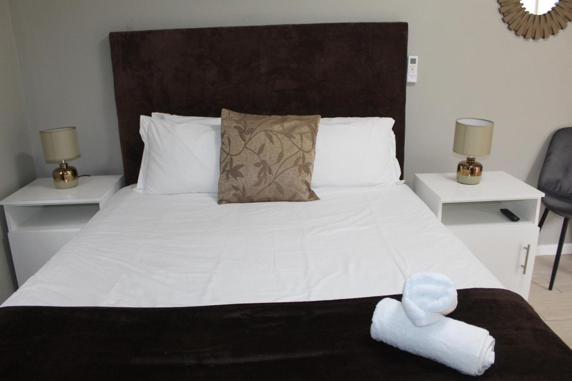 103Onwallace Self Catering Guest House ケープタウン エクステリア 写真