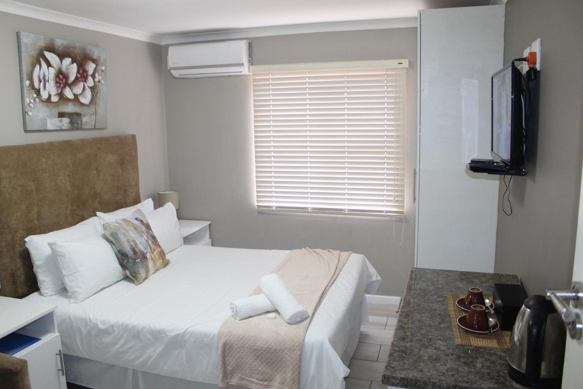 103Onwallace Self Catering Guest House ケープタウン エクステリア 写真